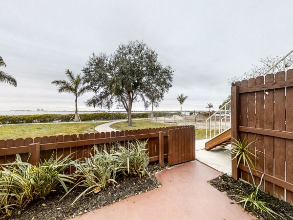 Bradenton Condo with 2 Bedrooms & Great Amenities