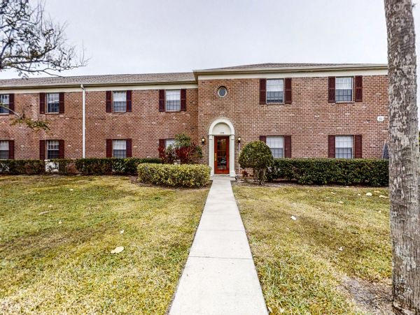 Bradenton Condo with 2 Bedrooms & Great Amenities
