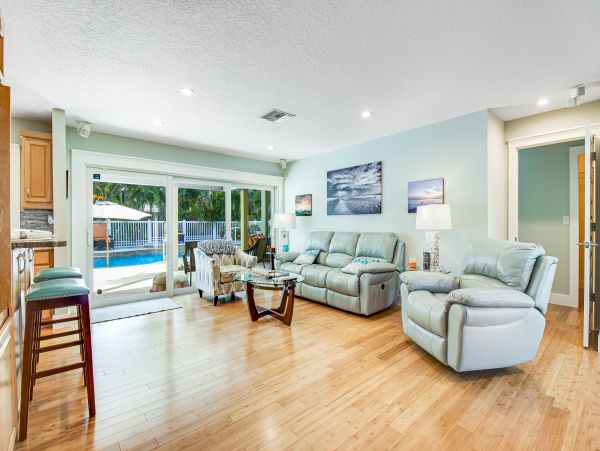 Anna Maria Island Holmes Beach Home 1007582