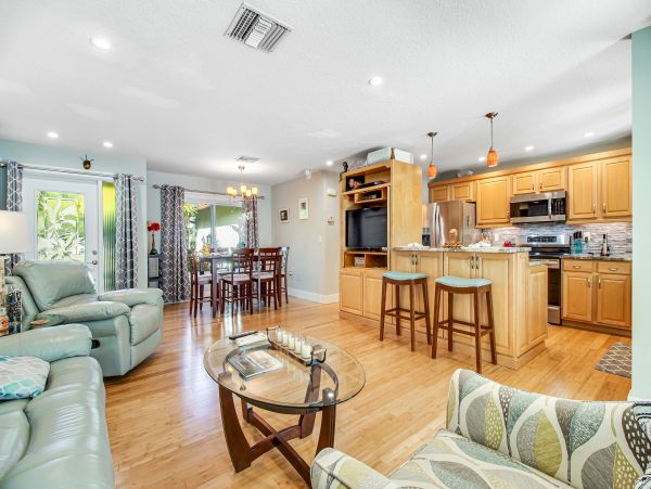 Anna Maria Island Holmes Beach Home 1007582