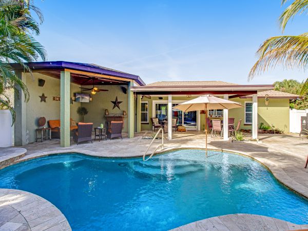 Anna Maria Island Holmes Beach Home 1007582