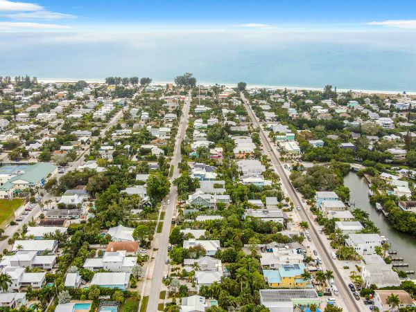 Anna Maria Island Holmes Beach Home 1007585