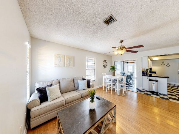 Anna Maria Island Holmes Beach Home 1007587