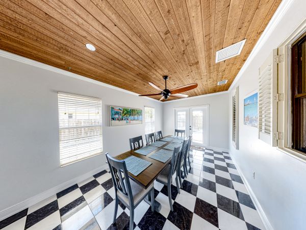 Anna Maria Island Holmes Beach Home 1007587
