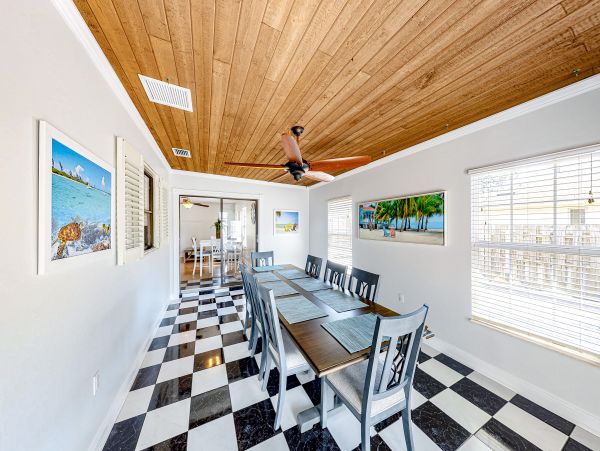 Anna Maria Island Holmes Beach Home 1007587