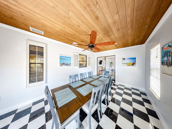 Anna Maria Island Holmes Beach Home 1007587