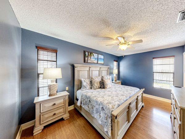 Anna Maria Island Holmes Beach Home 1007587