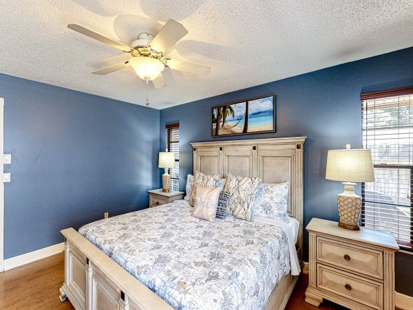 Anna Maria Island Holmes Beach Home 1007587