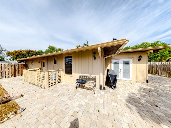 Anna Maria Island Holmes Beach Home 1007587