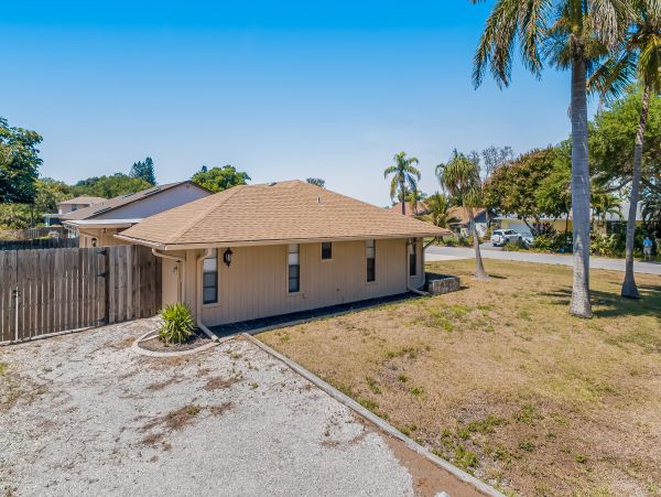 Anna Maria Island Holmes Beach Home 1007587