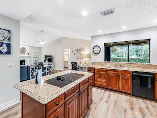 Anna Maria Island Holmes Beach Home 1007588