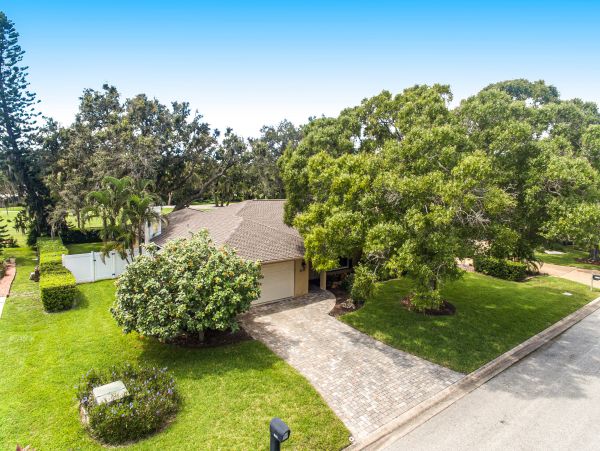 Anna Maria Island Holmes Beach Home 1007588