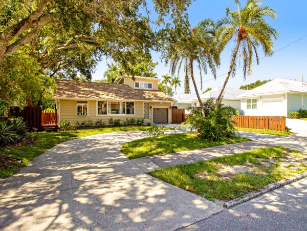 Anna Maria Island Holmes Beach Home 1007593