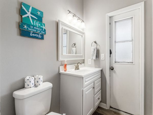 Three Bedroom Vacation Rental Home in Bradenton