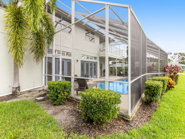 Three Bedroom Vacation Rental Home in Bradenton