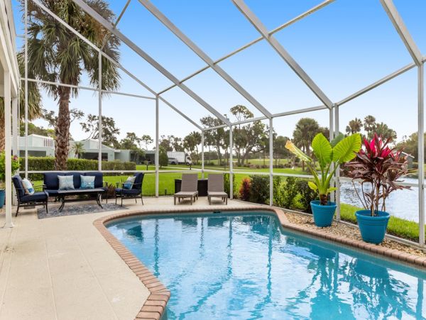 Three Bedroom Vacation Rental Home in Bradenton