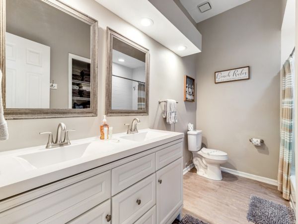 Three Bedroom Vacation Rental Home in Bradenton