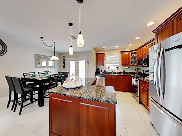 Anna Maria Island Holmes Beach Home 1007596