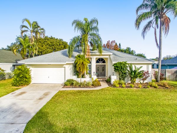 Sprawling Upscale Ranch Home – Perfect Family Getaway Near the Beach