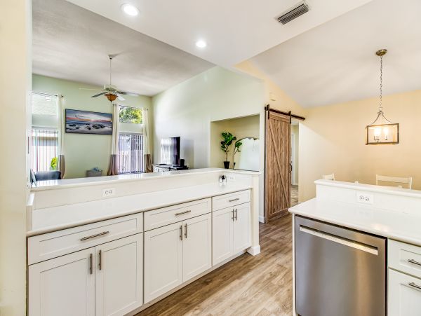 Sprawling Upscale Ranch Home – Perfect Family Getaway Near the Beach