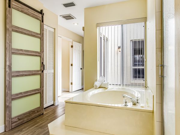 Sprawling Upscale Ranch Home – Perfect Family Getaway Near the Beach