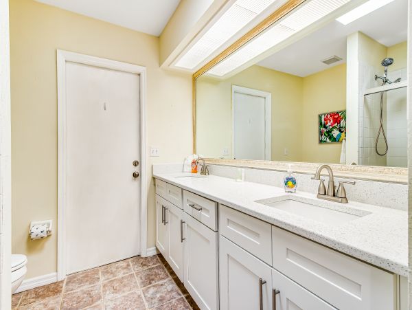 Sprawling Upscale Ranch Home – Perfect Family Getaway Near the Beach