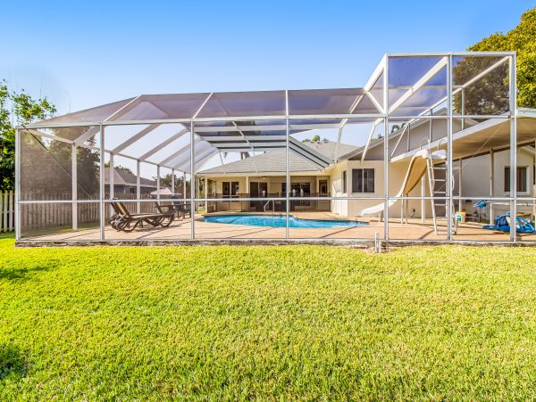Sprawling Upscale Ranch Home – Perfect Family Getaway Near the Beach