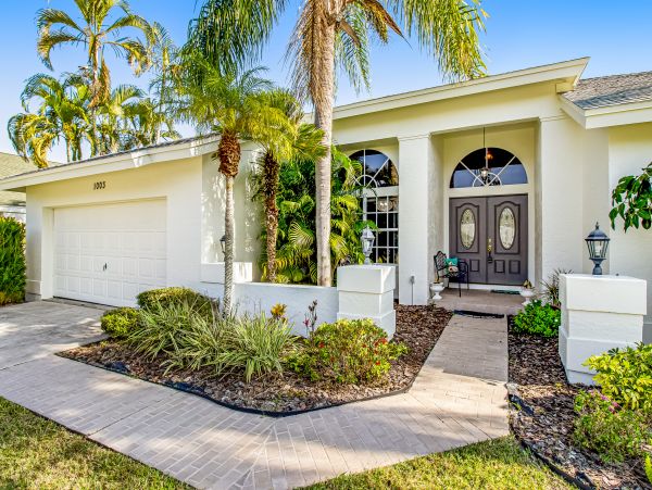 Sprawling Upscale Ranch Home – Perfect Family Getaway Near the Beach