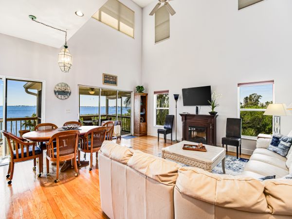 Anna Maria Island Holmes Beach Home 1007600