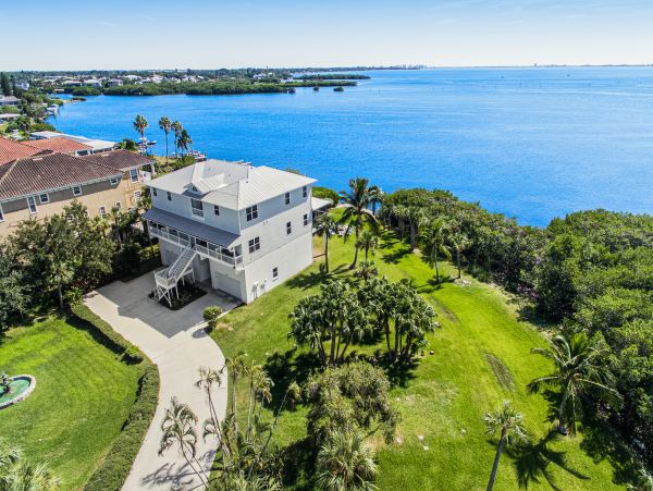 Anna Maria Island Holmes Beach Home 1007600