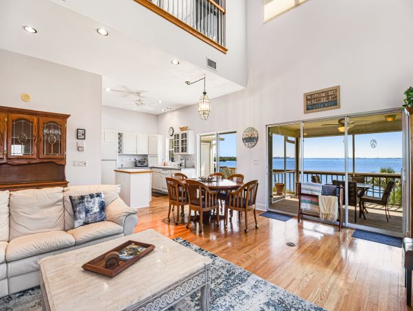 Anna Maria Island Holmes Beach Home 1007600