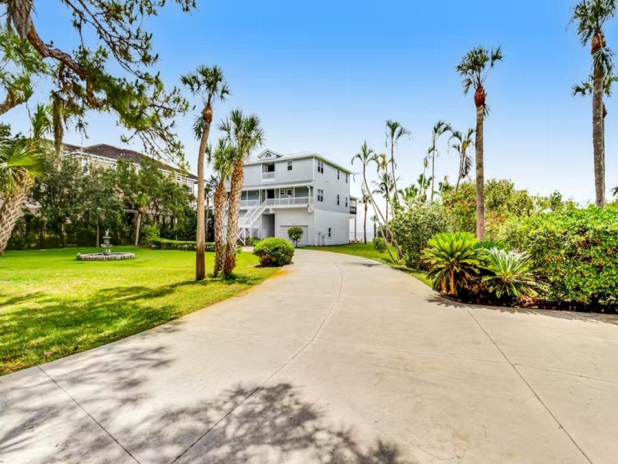 Bay View Three Bedroom Vacation Home in Bradenton