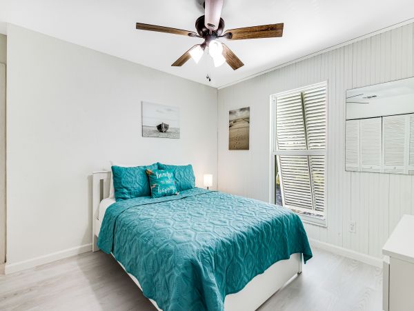 Pool Vacation Home in Bradenton Sleeps 12