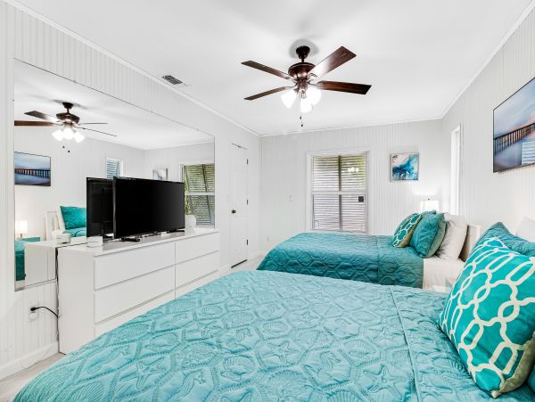 Pool Vacation Home in Bradenton Sleeps 12