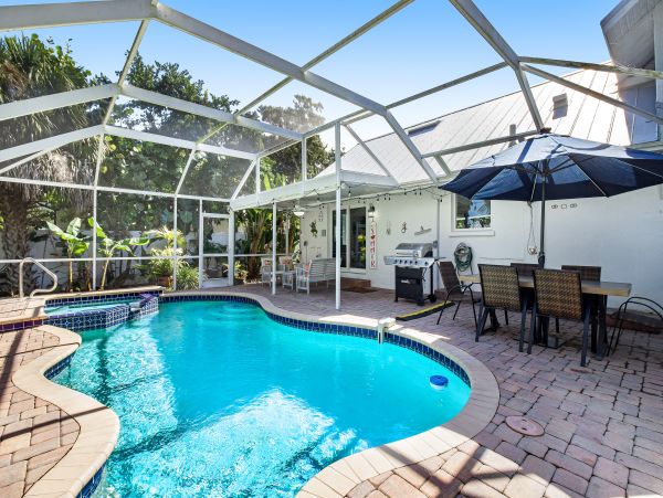 Pool Vacation Home in Bradenton Sleeps 12