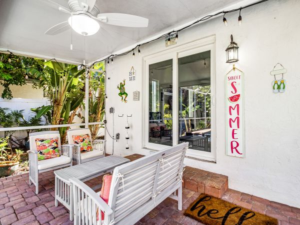 Pool Vacation Home in Bradenton Sleeps 12