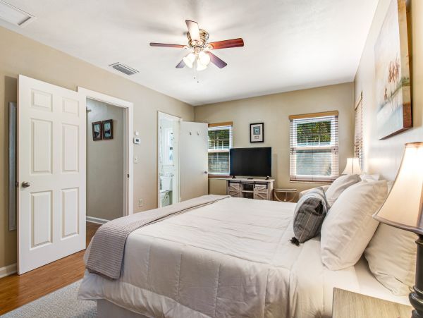 Anna Maria Island Holmes Beach Home 1007608