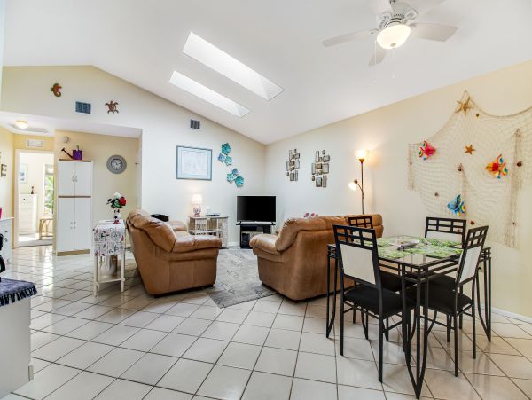 Anna Maria Island Holmes Beach Home 1007609