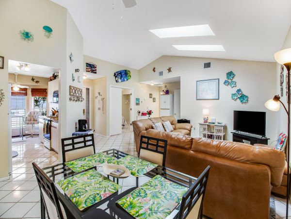 Anna Maria Island Holmes Beach Home 1007609