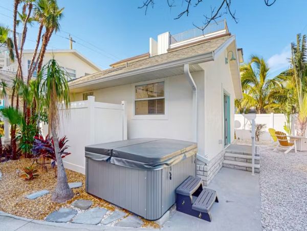 Bradenton Beach Three Bedroom Rental Home - Your Coastal Getaway!