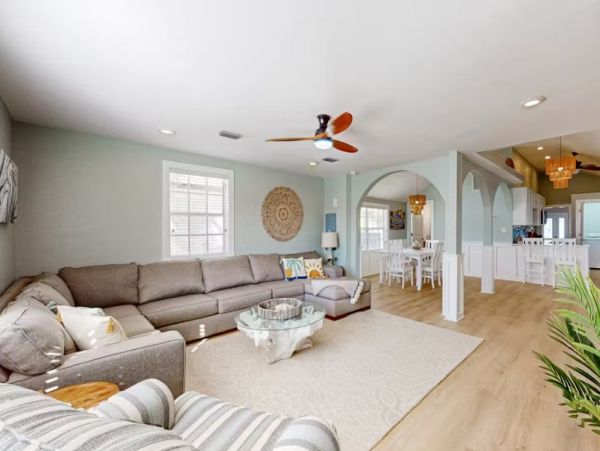 Bradenton Beach Three Bedroom Rental Home - Your Coastal Getaway!