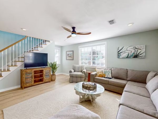 Bradenton Beach Three Bedroom Rental Home - Your Coastal Getaway!