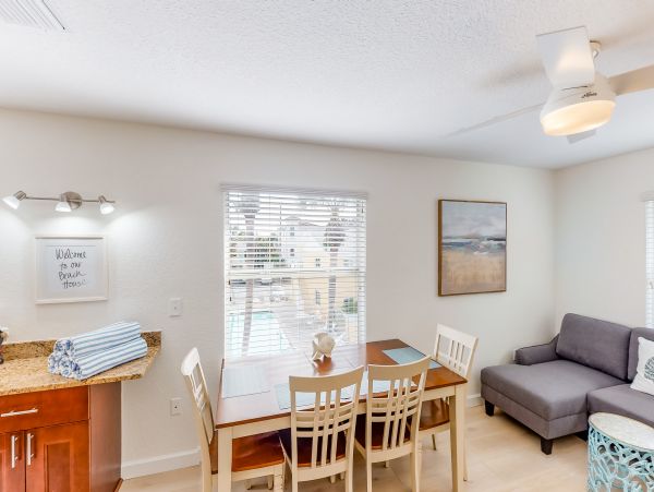 Lovely Duplex Short Walk to Beach