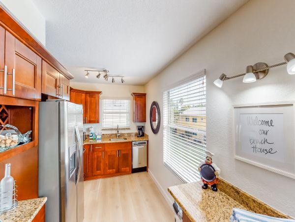 Lovely Duplex Short Walk to Beach