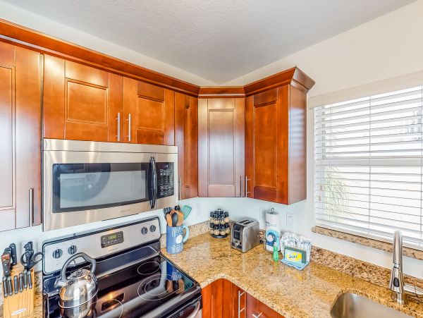 Lovely Duplex Short Walk to Beach