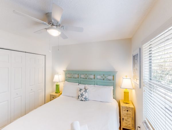 Lovely Duplex Short Walk to Beach