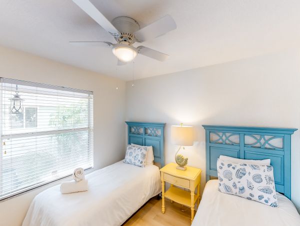 Lovely Duplex Short Walk to Beach