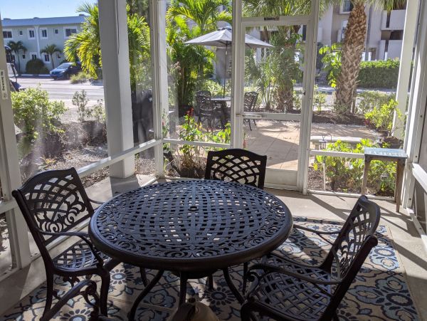 Lovely Duplex Short Walk to Beach