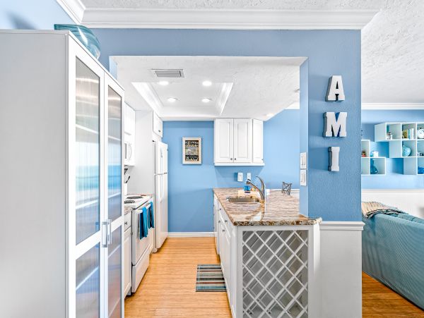 Beachfront 2 Bedroom Vacation Condo in Bradenton Beach