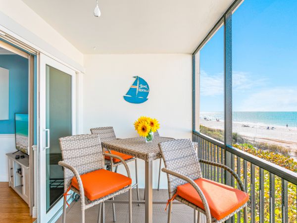 Beachfront 2 Bedroom Vacation Condo in Bradenton Beach